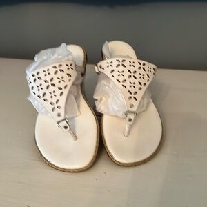 Michael Michael Kors White Laser Cut Triangle Thong Sandals Size 6